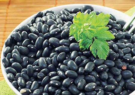 خوراک چیلی گیاهی با لوبیا سیاه